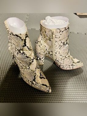 Aldo Acaynna Snake-Print Ankle Block Heel Pointed Toe Boots 8B